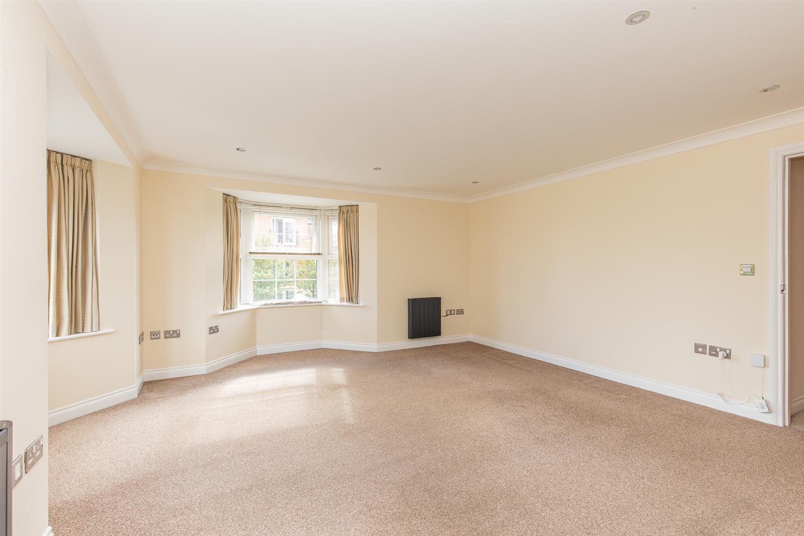 2 bed property in Marine Crescent, Chorley